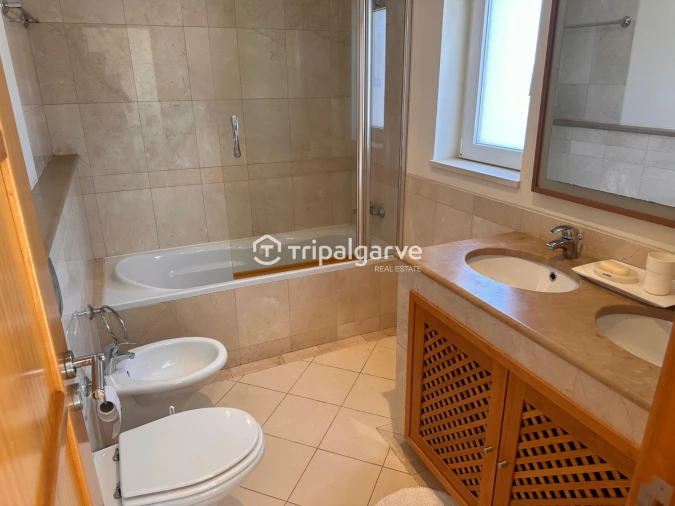 Apartamento T2 para Venda em Quarteira Foto 12