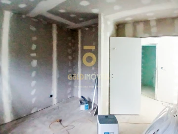 Moradia T4 para Venda em Frazão Arreigada