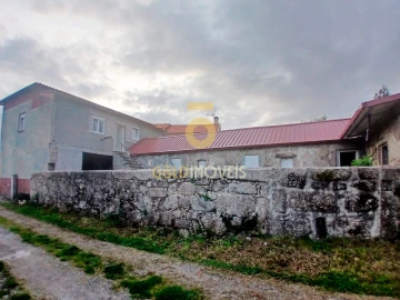 Moradia T4 para Venda em Frazão Arreigada