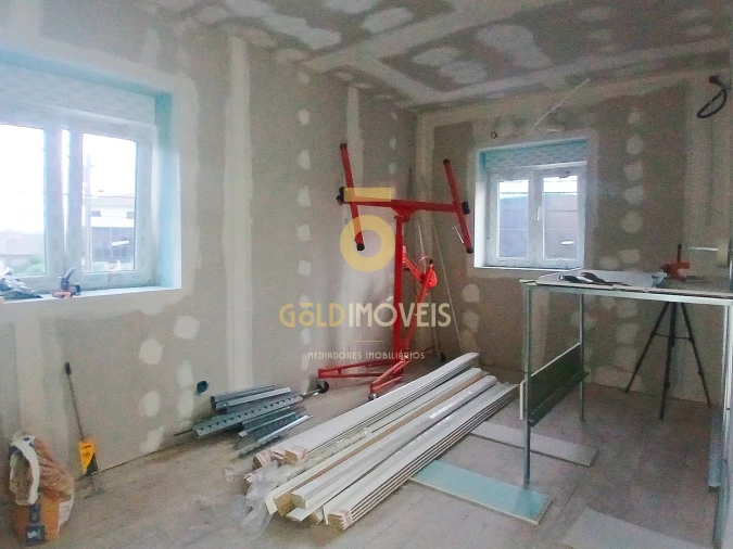 Moradia T4 para Venda em Frazão Arreigada Foto 17