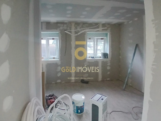 Moradia T4 para Venda em Frazão Arreigada Foto 8