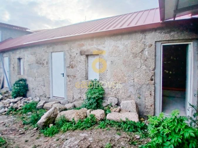 Moradia T4 para Venda em Frazão Arreigada