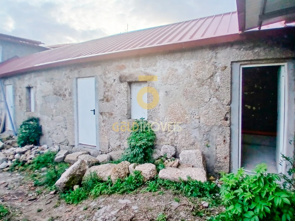 Moradia T4 para Venda em Frazão Arreigada Foto 6