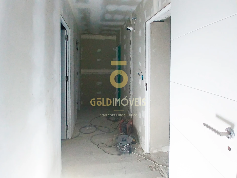 Moradia T4 para Venda em Frazão Arreigada Foto 12