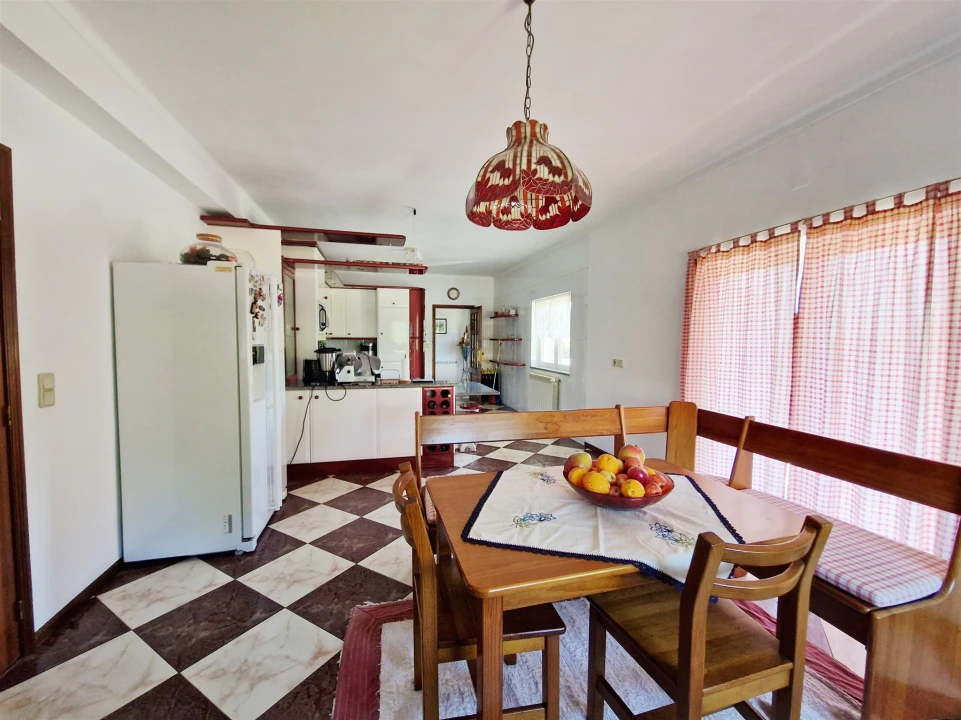 Moradia T4 para Venda em Castro Daire Foto 14