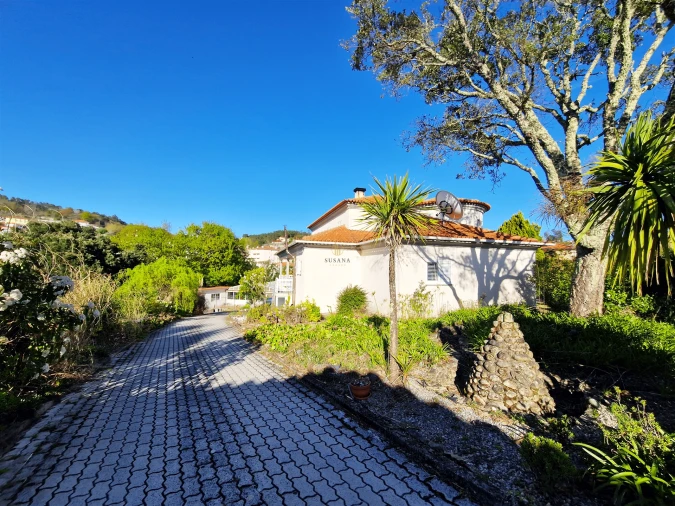 Moradia T4 para Venda em Castro Daire Foto 2