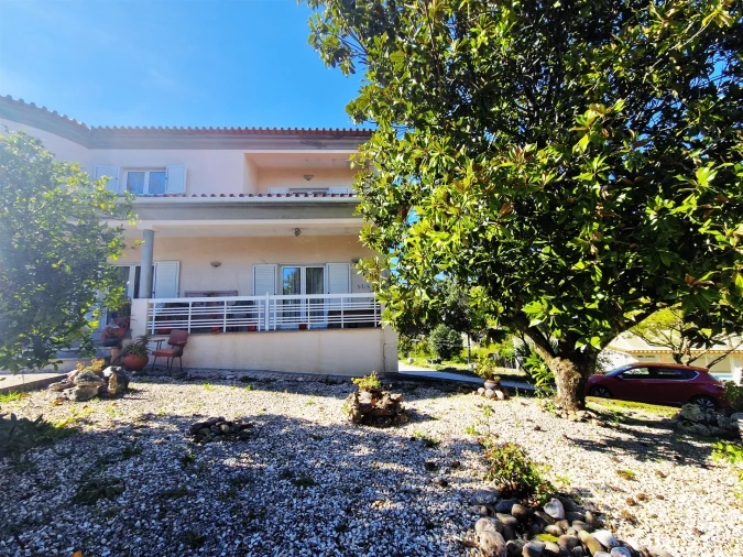 Moradia T4 para Venda em Castro Daire Foto 42