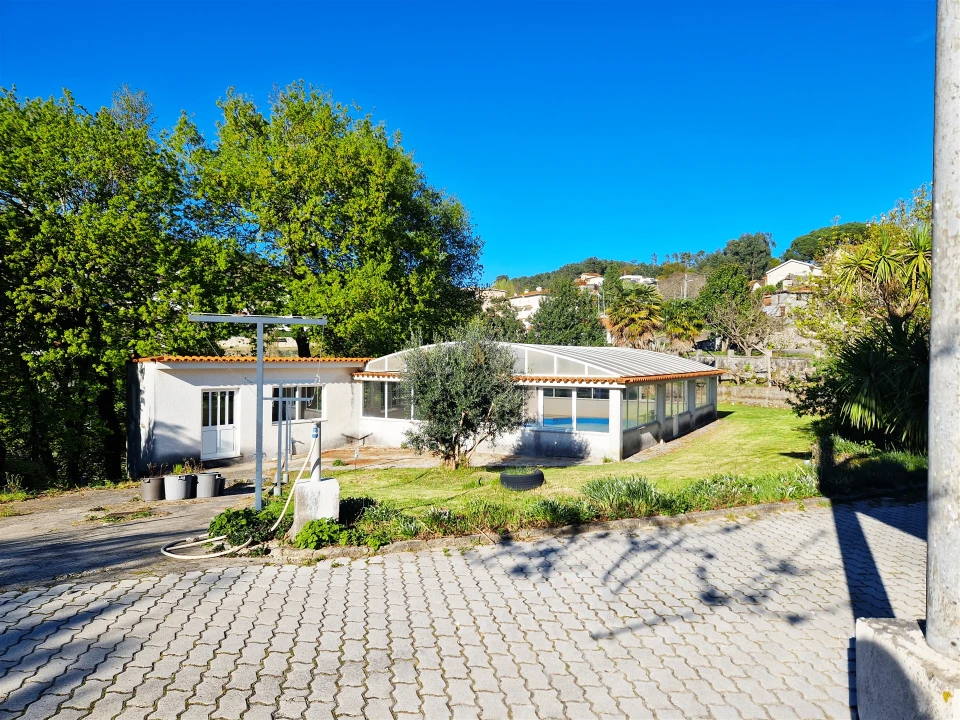 Moradia T4 para Venda em Castro Daire Foto 4