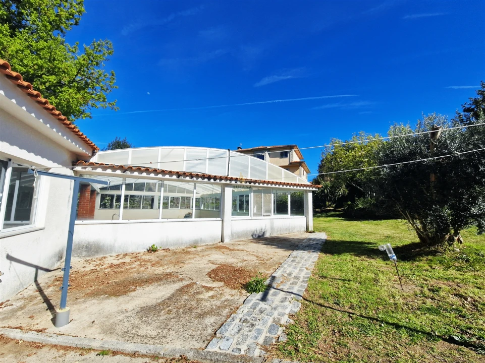 Moradia T4 para Venda em Castro Daire Foto 5