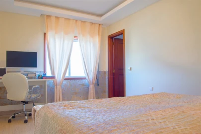Apartamento T4 para Venda em Oliveira do Bairro