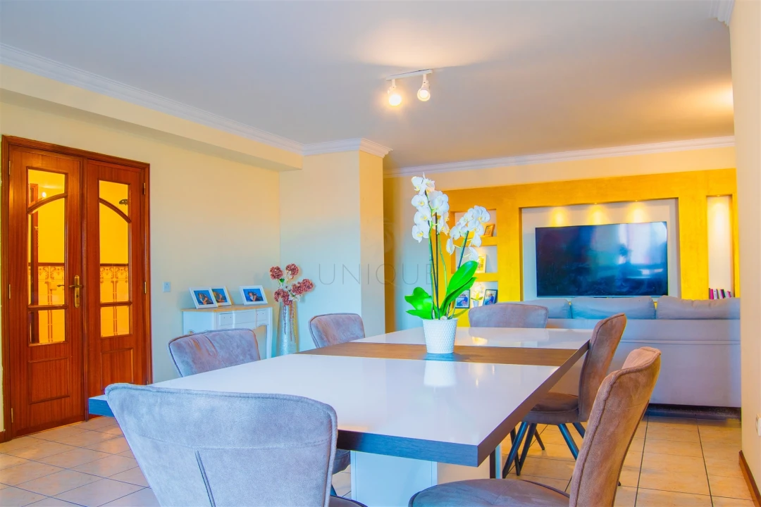 Apartamento T4 para Venda em Oliveira do Bairro Foto 1