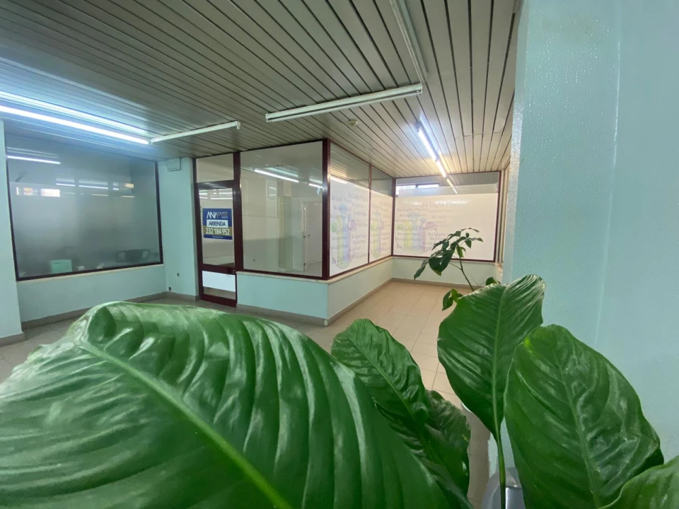 Loja para Arrendamento em Viseu Foto 3