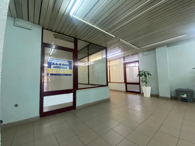 Loja para Arrendamento em Viseu Foto 1