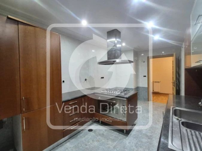 Apartamento T2 para Venda em Vila Franca de Xira Foto 4