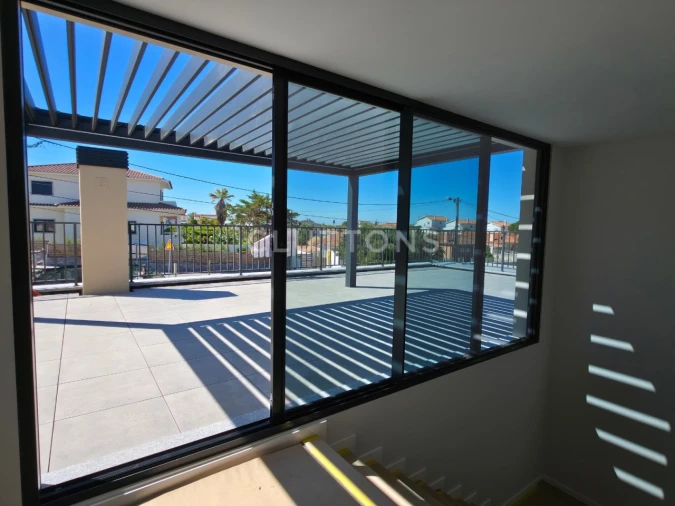 Moradia T4 para Venda em Alcabideche Foto 8