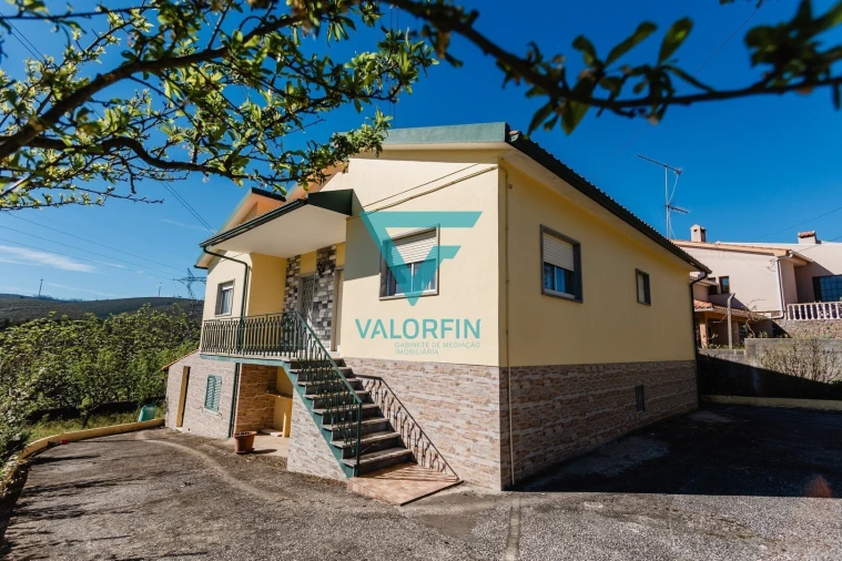 Moradia T4 para Venda em Leiria, Pousos, Barreira e Cortes Foto 1