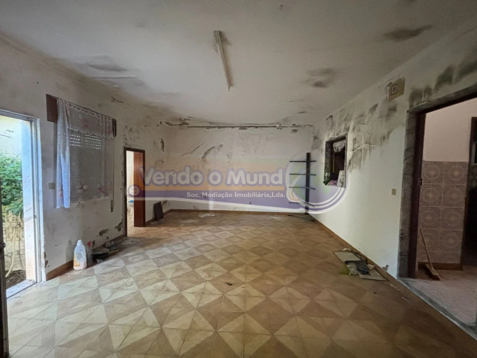 Moradia T3 para Venda em Cabeção Foto 14