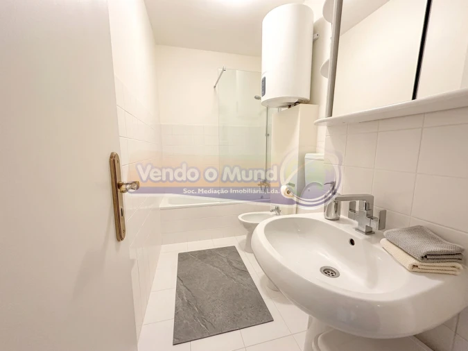 Apartamento T3 para Venda em Santo António dos Cavaleiros e Frielas Foto 15