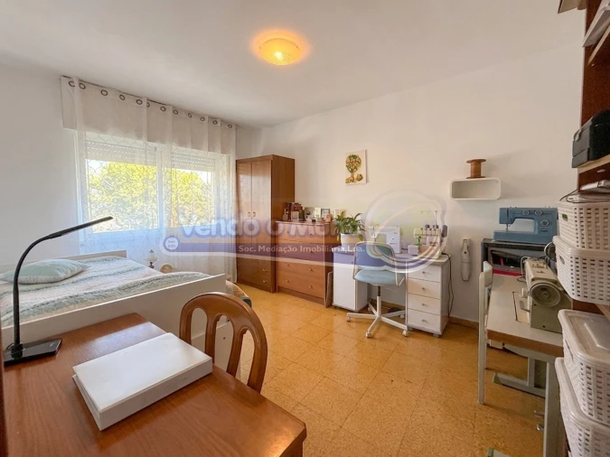 Apartamento T3 para Venda em Santo António dos Cavaleiros e Frielas Foto 11