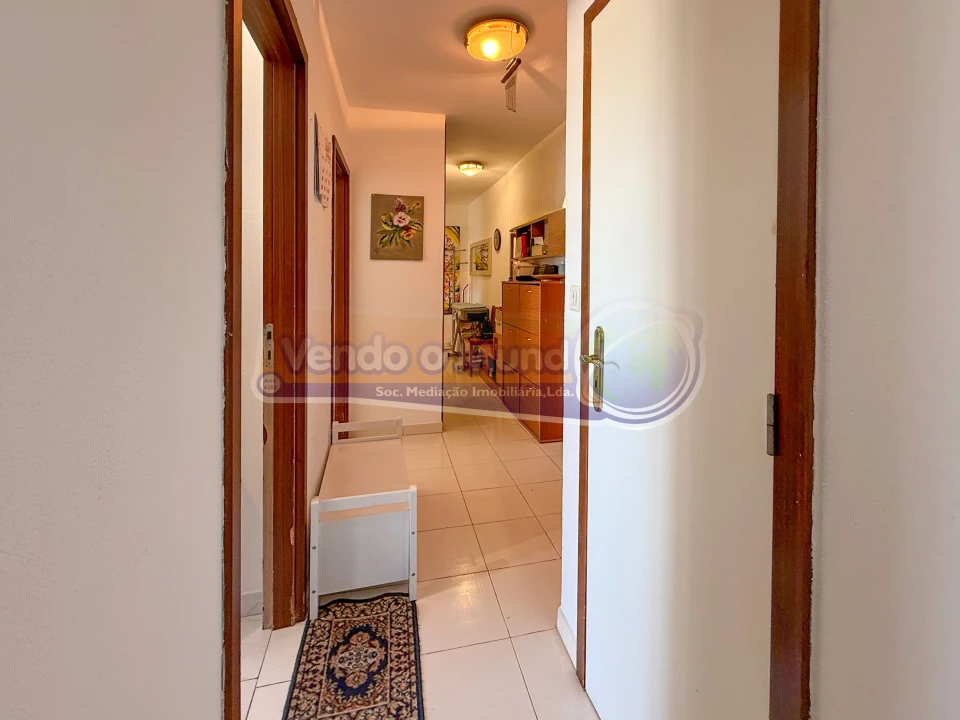 Apartamento T3 para Venda em Santo António dos Cavaleiros e Frielas Foto 9