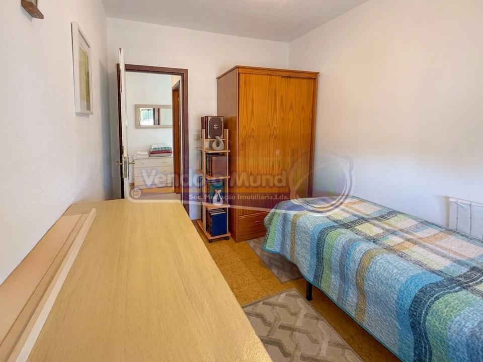 Apartamento T3 para Venda em Santo António dos Cavaleiros e Frielas Foto 12