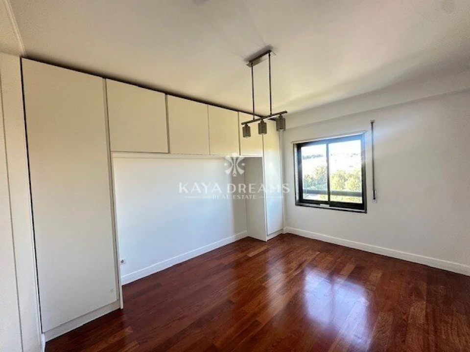 Apartamento T6 para Venda em Odivelas Foto 4