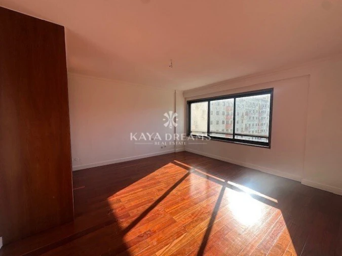 Apartamento T6 para Venda em Odivelas Foto 15