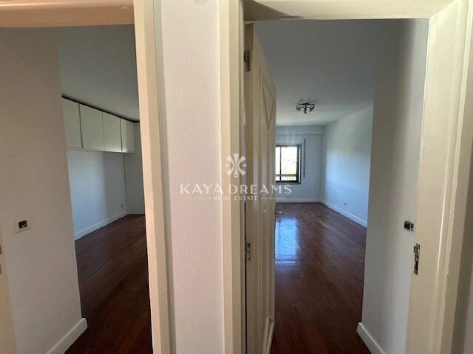 Apartamento T6 para Venda em Odivelas Foto 3