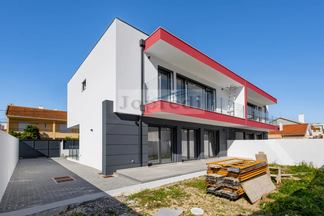 Quinta T4 para Venda em São Domingos de Rana Foto 1