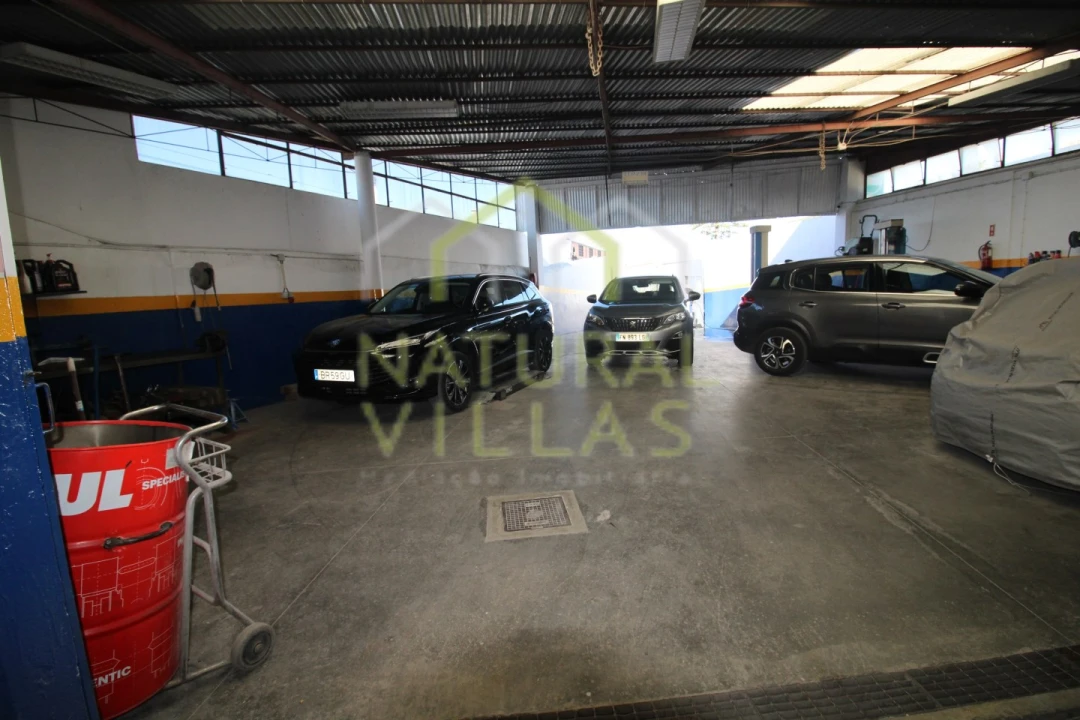 Armazém para Venda em Santa Barbara de Nexe Foto 1