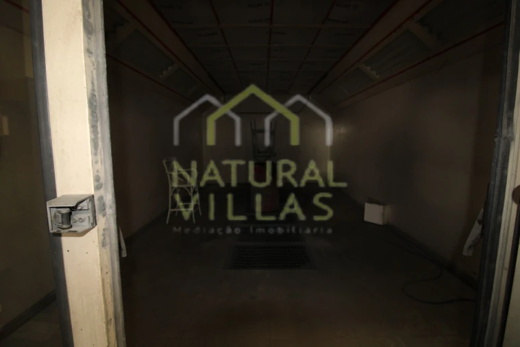 Armazém para Arrendamento em Santa Barbara de Nexe Foto 5