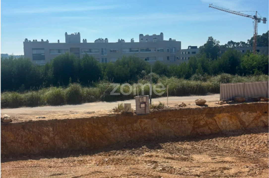 Apartamento T4 para Venda em Fânzeres e São Pedro da Cova Foto 3