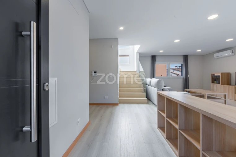 Moradia T3 para Venda em Pontinha e Famões Foto 4