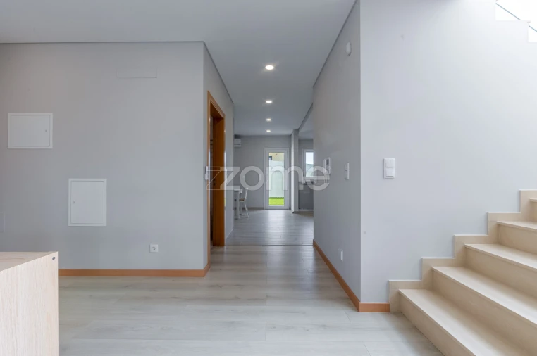 Moradia T3 para Venda em Pontinha e Famões Foto 5