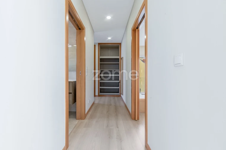 Moradia T3 para Venda em Pontinha e Famões Foto 15