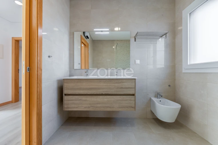 Moradia T3 para Venda em Pontinha e Famões Foto 27