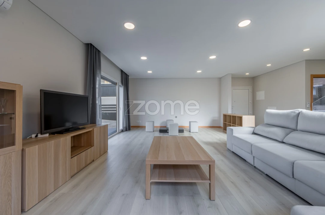 Moradia T3 para Venda em Pontinha e Famões Foto 2