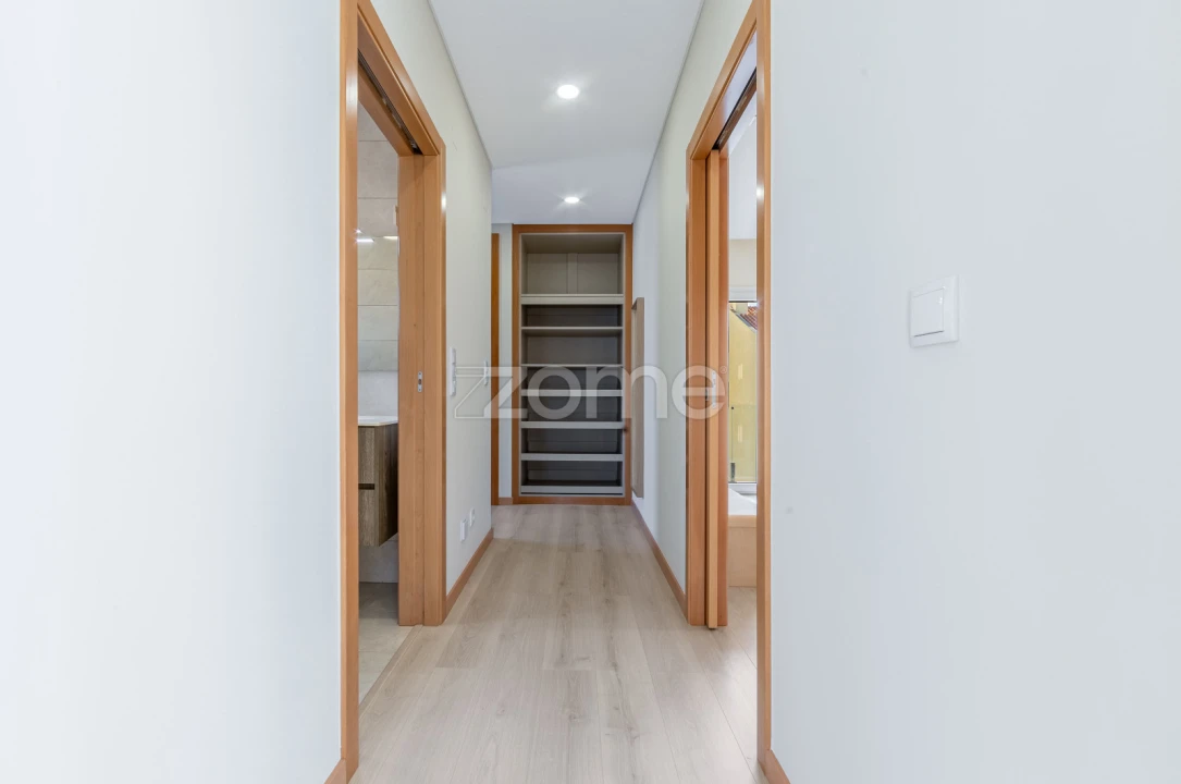 Moradia T3 para Venda em Pontinha e Famões Foto 15