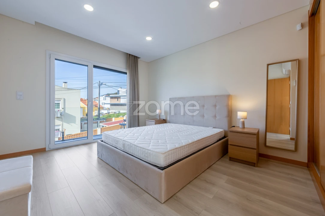 Moradia T3 para Venda em Pontinha e Famões Foto 21