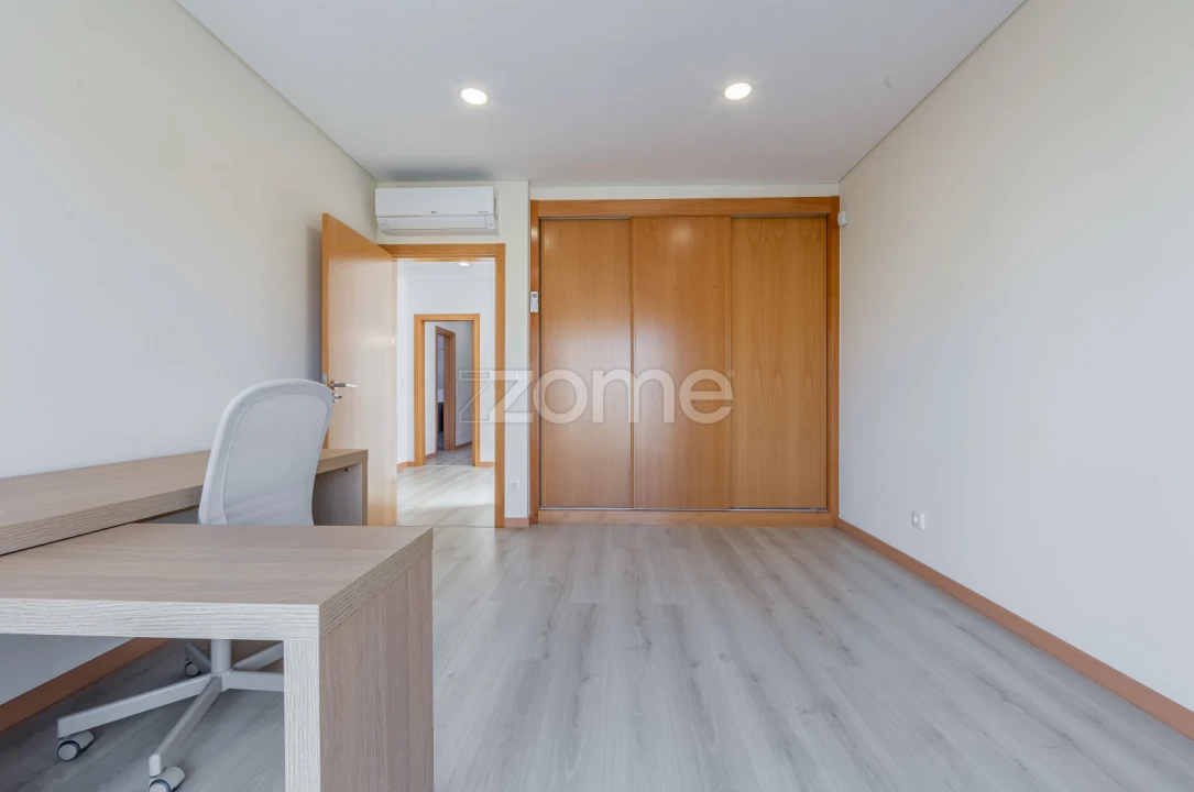 Moradia T3 para Venda em Pontinha e Famões Foto 24