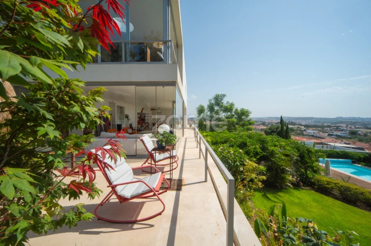 Moradia T4 para Venda em Rio de Mouro