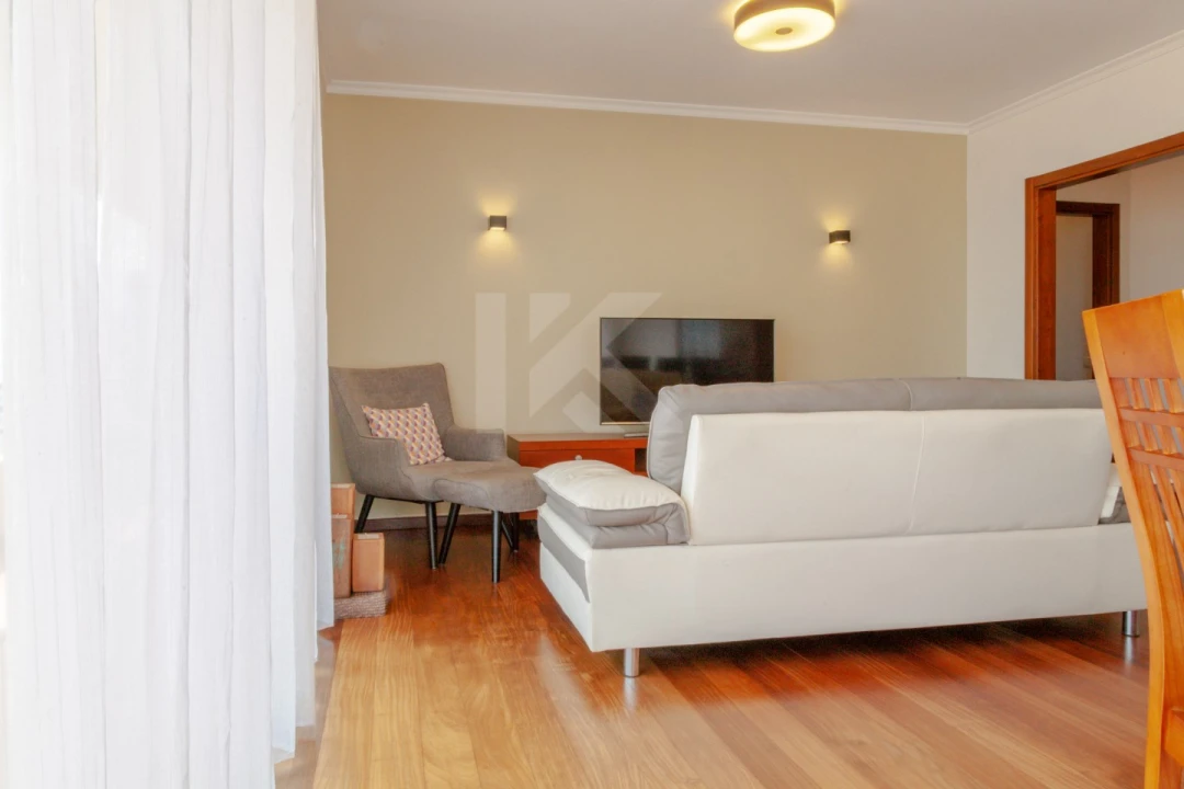 Apartamento T3 para Arrendamento em São Martinho Foto 3