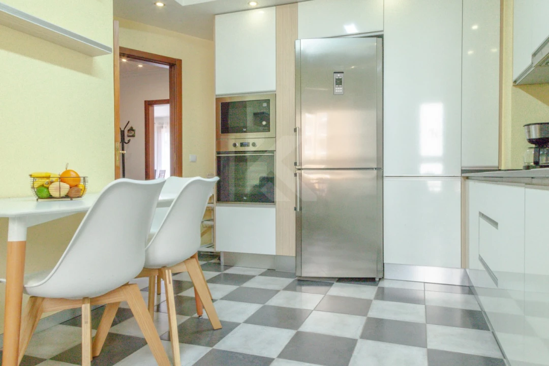 Apartamento T3 para Arrendamento em São Martinho Foto 10