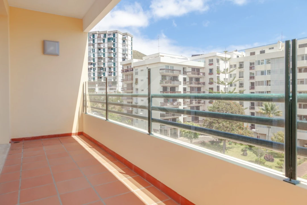 Apartamento T3 para Arrendamento em São Martinho Foto 23