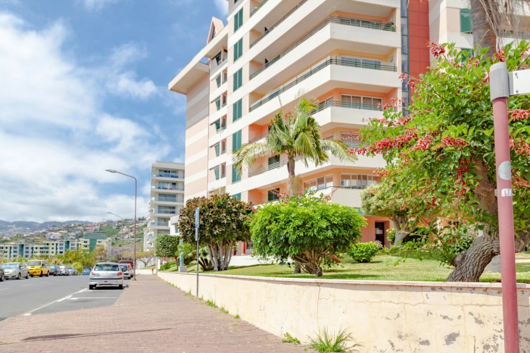 Apartamento T3 para Arrendamento em São Martinho Foto 32