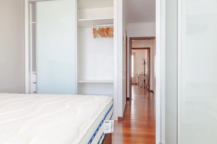 Apartamento T3 para Arrendamento em São Martinho Foto 18