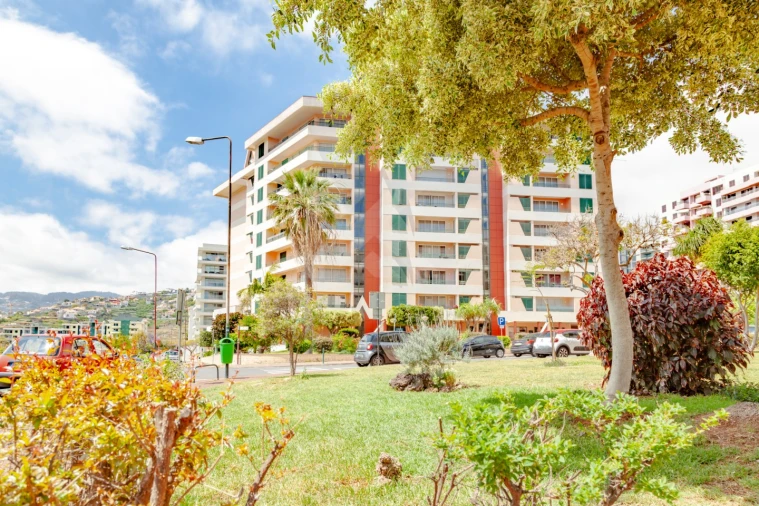 Apartamento T3 para Arrendamento em São Martinho Foto 37