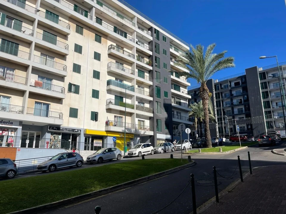 Loja para Arrendamento em São Martinho Foto 17