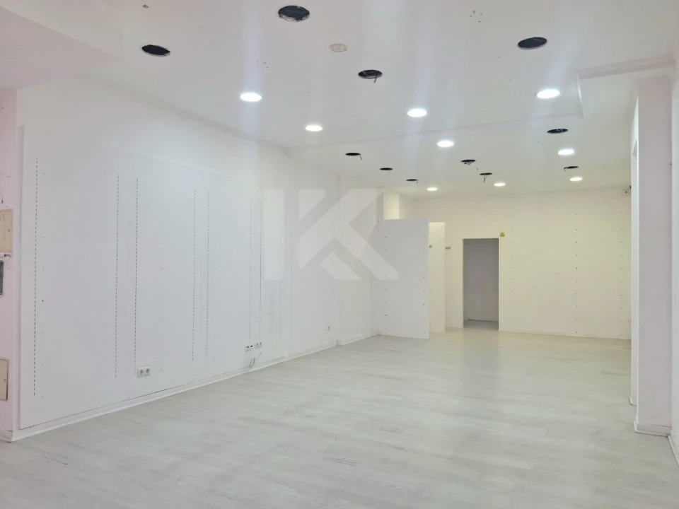 Loja para Arrendamento em São Martinho Foto 2