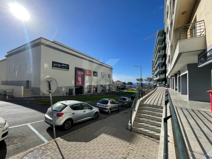 Loja para Arrendamento em São Martinho Foto 16